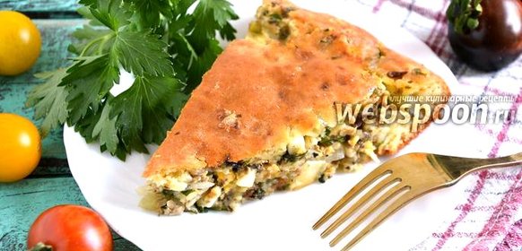Кефирный пирог с сардинами, яйцом и зеленью