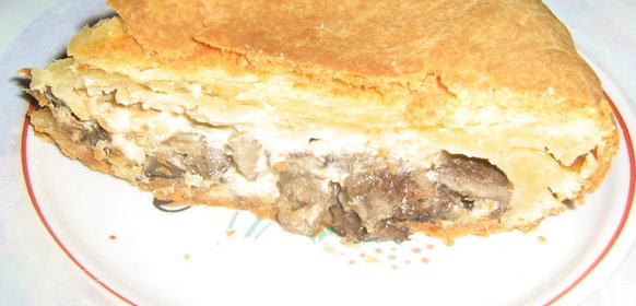 пирог с грибами и сыром