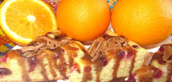 Апельсиновый пирог с клюквой в мультиварке
