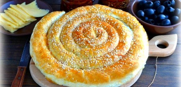 Слоеный пирог по‑деревенски с фасолью и сыром