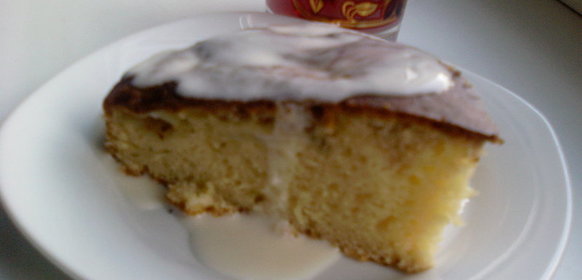 Яблочно-йогуртовый пирог с персиковым ароматом