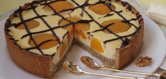Пирог с персиками и творожной начинкой