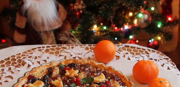 Рождественский пирог с орехами, сухофруктами, мандаринами и алкогольными нотками
