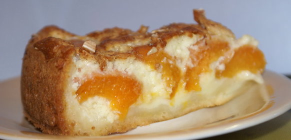 Творожно-абрикосовый пирог с миндалём
