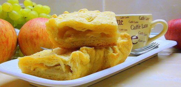 Пирог из слоёного теста с яблоками и сыром «Запелдорн» :)