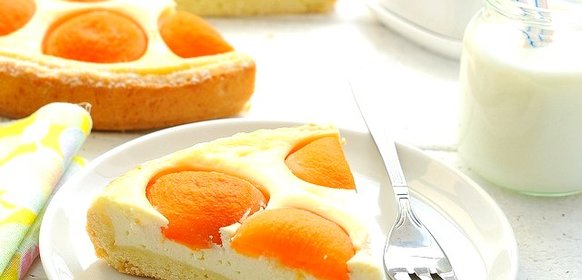 Заливной пирог с абрикосами