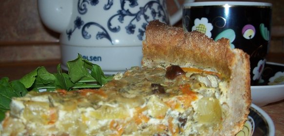 Открытый пирог-киш с кабачками и лисичками