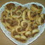 Яблочный пирог со сливами и орехами