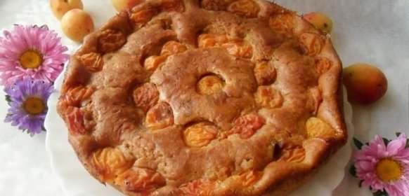 Пирог с абрикосовым вареньем