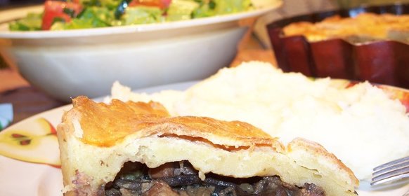 Английский пирог с говядиной, почками и грибами (English steak &amp; kidney pie)